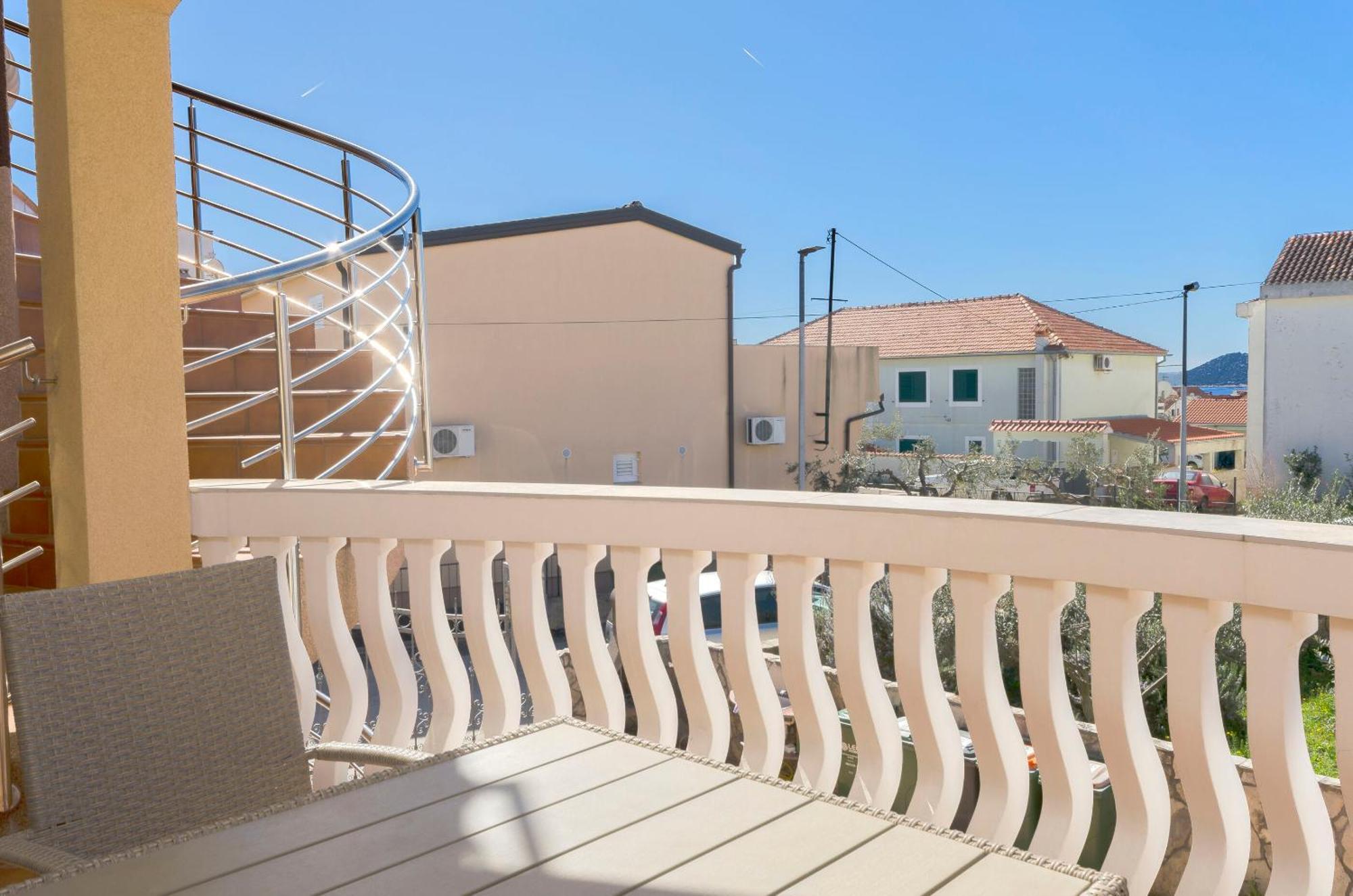 Apartment Ani Vodice Esterno foto
