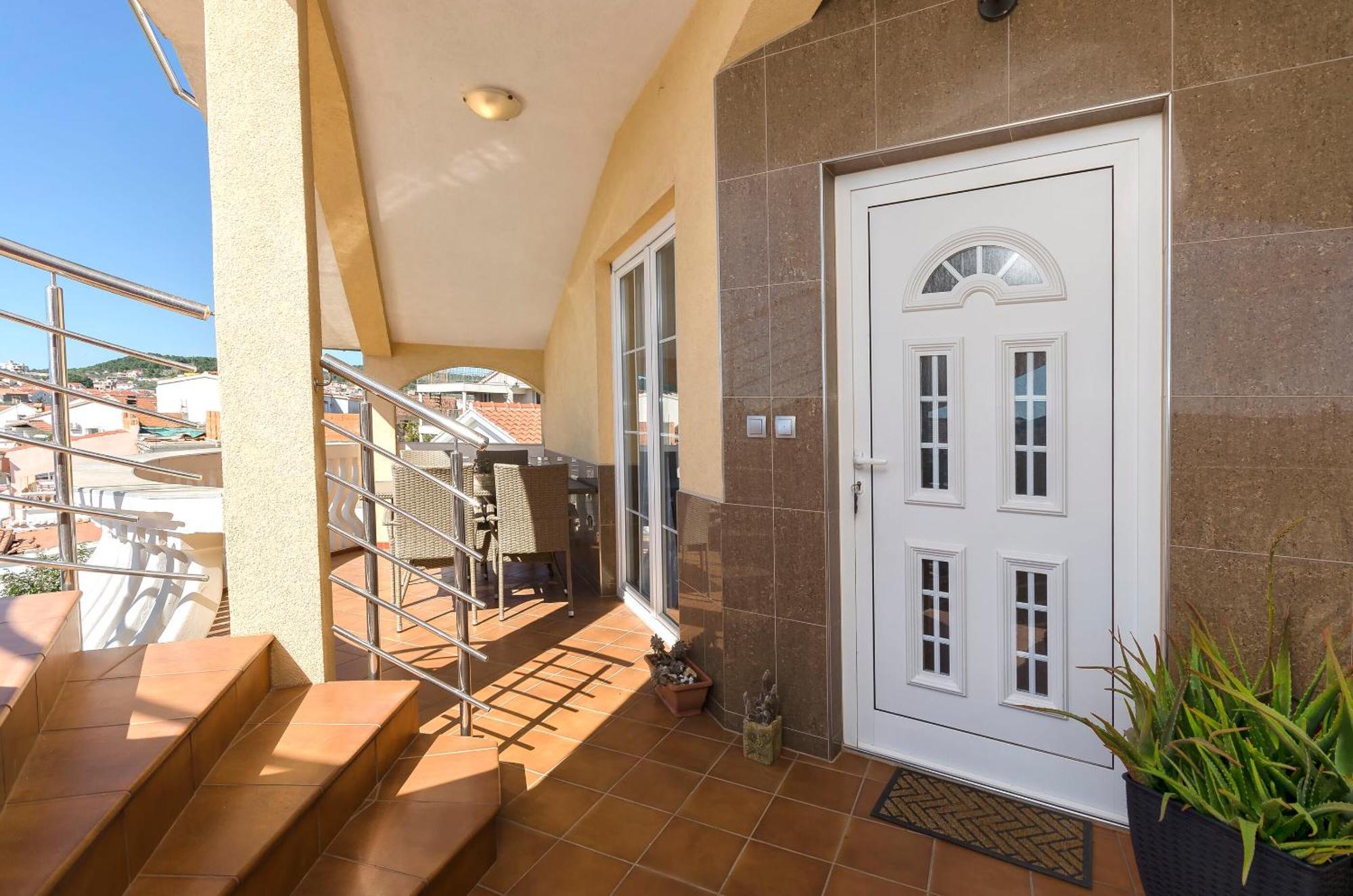 Apartment Ani Vodice Esterno foto