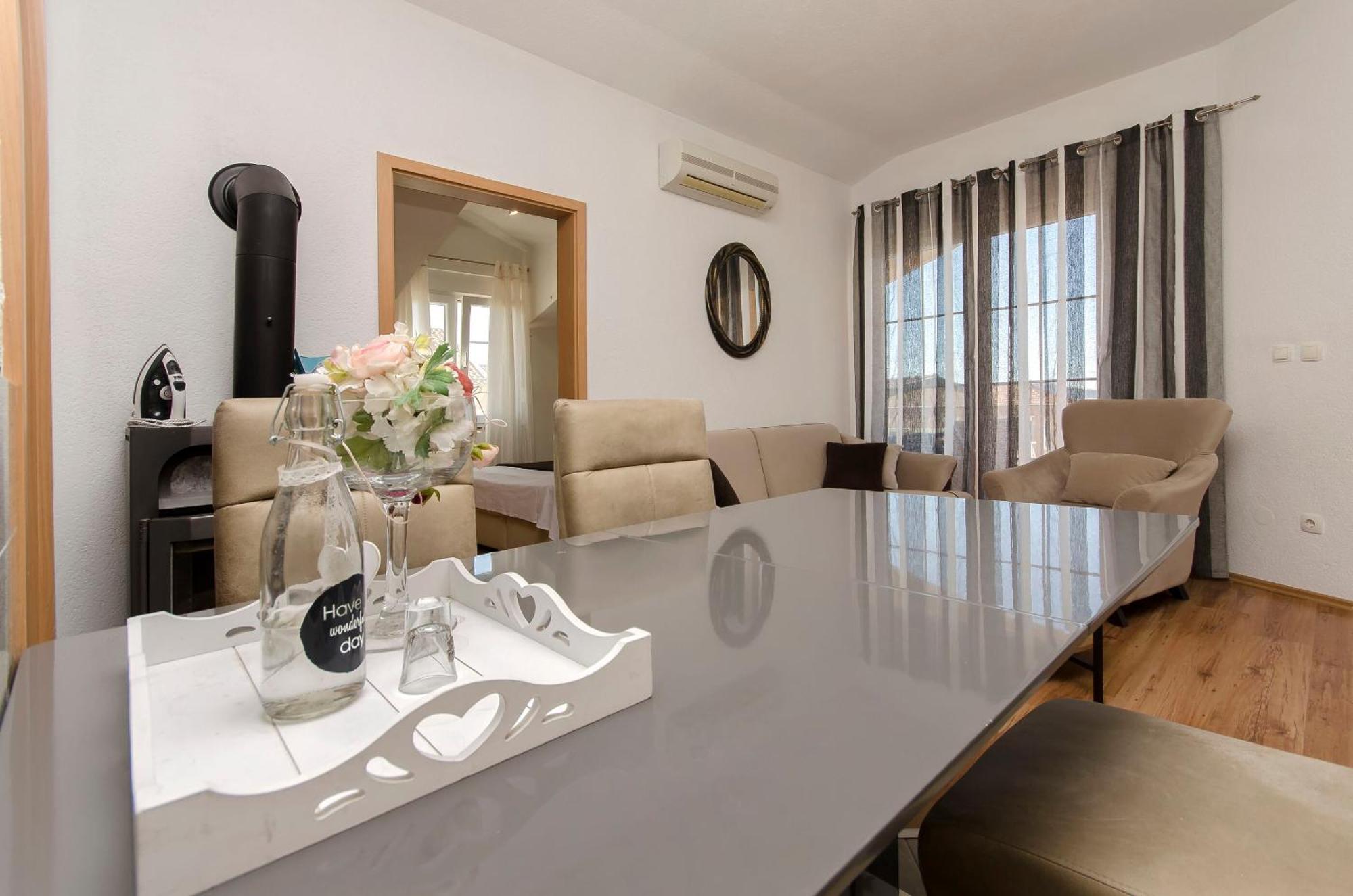 Apartment Ani Vodice Esterno foto